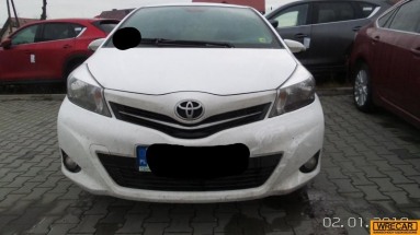 Купить Toyota Yaris, 1.0, 2014 года с пробегом, цена 3183 руб., id 14862