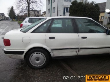Купить Audi 80, 1.9, 1992 года с пробегом, цена 1592 руб., id 14886