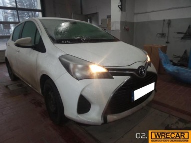 Купить Toyota Yaris, 1.0, 2016 года с пробегом, цена 231764 руб., id 14900