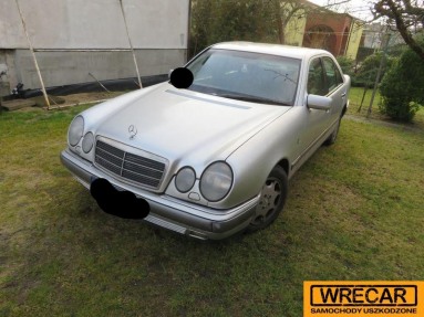 Купить Mercedes-Benz E 220 CDI 210 Elegance, 2.2, 1999 года с пробегом, цена 1592 руб., id 14925