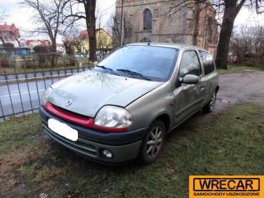 Купить Renault Clio, 1.1, 2000 года с пробегом, цена 0 руб., id 15012