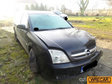 Купить Opel Vectra, 1.8, 2004 года с пробегом, цена 32387 руб., id 15016