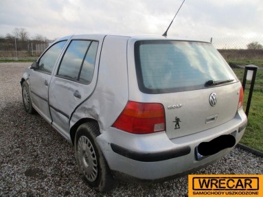 Купить Volkswagen Golf, 1.6, 1999 года с пробегом, цена 1592 руб., id 15037