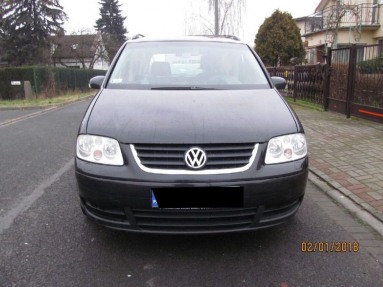 Купить Volkswagen Touran, 2.0, 2004 года с пробегом, цена 1592 руб., id 15065