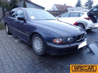 Купить BMW 520i Kat. E39, 2.0, 1999 года с пробегом, цена 1592 руб., id 15077