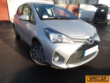 Купить Toyota Yaris, 1.3, 2015 года с пробегом, цена 11280 руб., id 15085