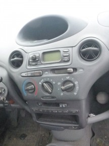 Купить Toyota Yaris, 1.0, 2002 года с пробегом, цена 8097 руб., id 15114
