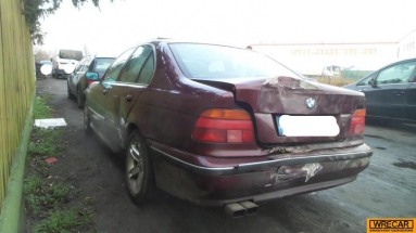 Купить BMW 520i 520i Kat., 2.0, 1997 года с пробегом, цена 1592 руб., id 15155