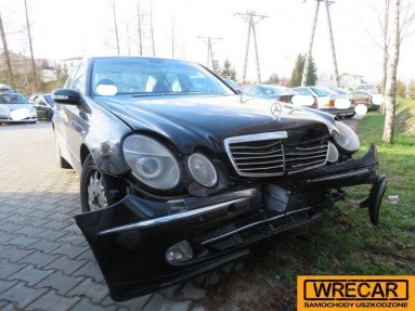 Купить Mercedes-Benz E 270 CDI 211 Avantgarde, 2.7, 2002 года с пробегом, цена 4844 руб., id 15227