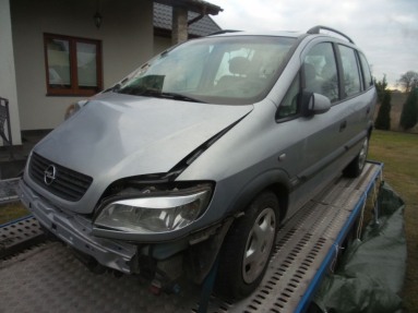 Купить Opel Zafira, 2.0, 2001 года с пробегом, цена 1592 руб., id 15284