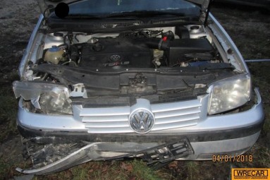 Купить Volkswagen Bora, 1.9, 2000 года с пробегом, цена 1592 руб., id 15287