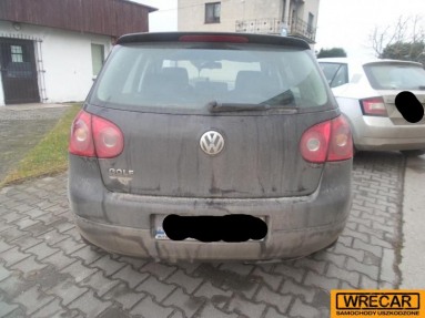 Купить Volkswagen Golf, 1.4, 2004 года с пробегом, цена 3253 руб., id 15298