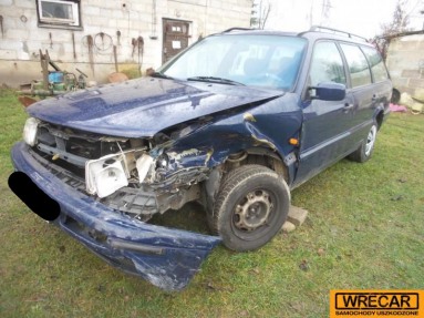 Купить Volkswagen Passat, 2.0, 1995 года с пробегом, цена 1592 руб., id 15403