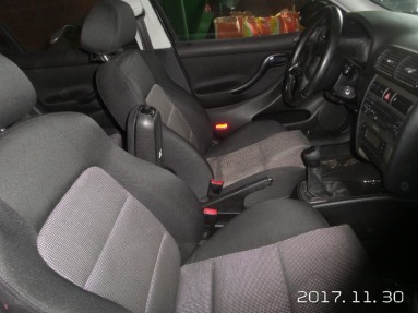 Купить SEAT Leon, 1.8, 2005 года с пробегом, цена 46990 руб., id 15411