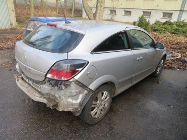 Купить Opel Astra, 1.7, 2008 года с пробегом, цена 76124 руб., id 15423