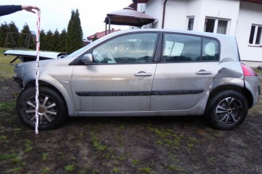 Купить Renault Megane, 1.5, 2004 года с пробегом, цена 1592 руб., id 15442