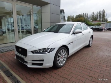 Купить JAGUAR XE 15- XE 2.0 D Prestige aut, 2.0, 2016 года с пробегом, цена 2512174 руб., id 15465