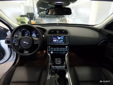 Купить JAGUAR XE 15- XE 2.0 D Prestige aut, 2.0, 2016 года с пробегом, цена 2512174 руб., id 15465