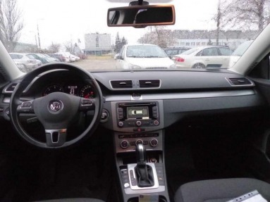 Купить Volkswagen Passat, 2.0, 2014 года с пробегом, цена 826573 руб., id 15526