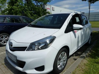 Купить Toyota Yaris, 1.0, 2013 года с пробегом, цена 324152 руб., id 15527