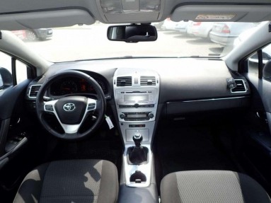 Купить Toyota Avensis, 2.0, 2013 года с пробегом, цена 842766 руб., id 15528