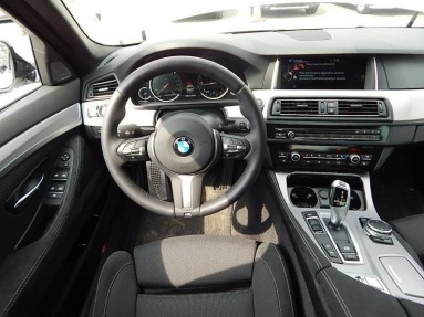 Купить BMW 5er 520d xDrive, 2.0, 2016 года с пробегом, цена 2674250 руб., id 15562
