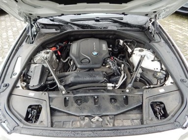 Купить BMW 5er 520d xDrive, 2.0, 2016 года с пробегом, цена 2366292 руб., id 15563