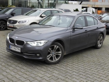 Купить BMW 3er 318d Sport Line aut, 2.0, 2015 года с пробегом, цена 1555914 руб., id 15570