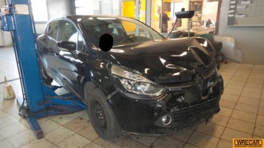 Купить Renault Clio, 0.9, 2014 года с пробегом, цена 4844 руб., id 15596