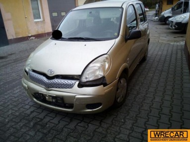 Купить Toyota Yaris, 1.3, 2004 года с пробегом, цена 1592 руб., id 15696