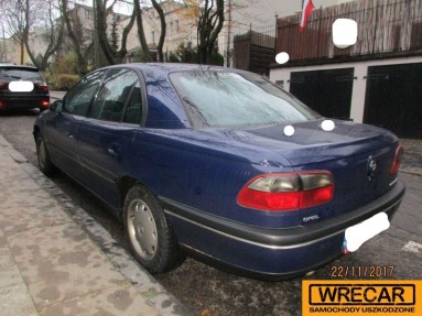 Купить Opel Omega, 2.0, 1998 года с пробегом, цена 1592 руб., id 15755