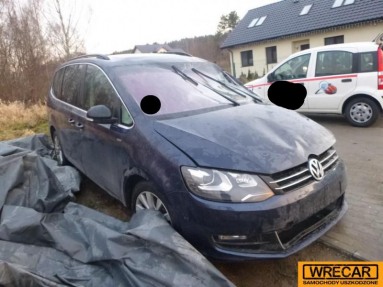 Купить Volkswagen Sharan, 2.0, 2012 года с пробегом, цена 9689 руб., id 15786