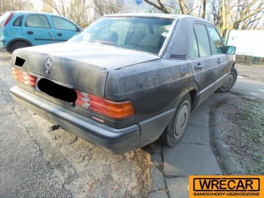 Купить Mercedes-Benz 190, 1.8, 1993 года с пробегом, цена 1592 руб., id 15833