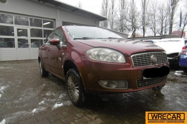Купить Fiat Linea, 1.4, 2009 года с пробегом, цена 3183 руб., id 15834