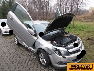 Купить Opel Astra, 1.9, 2005 года с пробегом, цена 1592 руб., id 15869