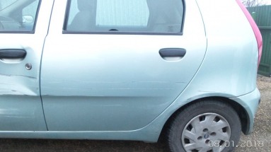 Купить Fiat Punto, 1.2, 2003 года с пробегом, цена 1592 руб., id 15908