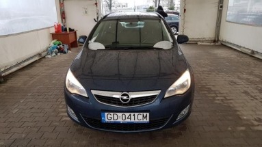 Купить Opel Astra, 1.7, 2011 года с пробегом, цена 327335 руб., id 15931
