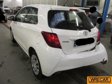 Купить Toyota Yaris, 1.0, 2016 года с пробегом, цена 82630 руб., id 15939