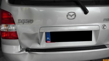 Купить Mazda Demio, 1.3, 2001 года с пробегом, цена 1592 руб., id 15941
