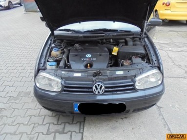 Купить Volkswagen Golf, 1.9, 2001 года с пробегом, цена 1592 руб., id 15976
