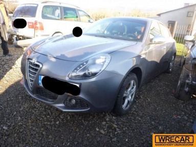 Купить Alfa Romeo Giulietta, 2.0, 2012 года с пробегом, цена 17785 руб., id 15983