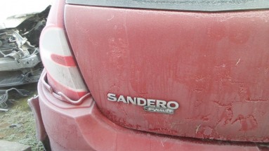 Купить Dacia Sandero, 1.6, 2010 года с пробегом, цена 9689 руб., id 16084