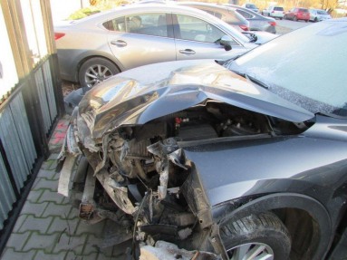 Купить Mazda CX-5, 2.2, 2015 года с пробегом, цена 6436 руб., id 16106