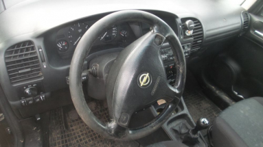 Купить Opel Zafira, 2.0, 2003 года с пробегом, цена 1592 руб., id 16184