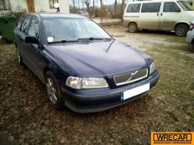 Купить Volvo V40, 1.9, 1999 года с пробегом, цена 0 руб., id 16285