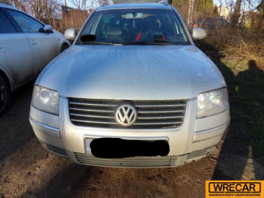 Купить Volkswagen Passat, 2.5, 2004 года с пробегом, цена 16194 руб., id 16360