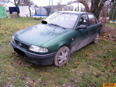 Купить Opel Astra, 1.6, 2000 года с пробегом, цена 1592 руб., id 16398