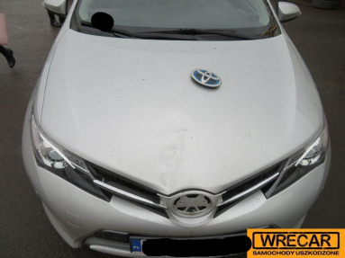 Купить Toyota Auris, 1.8, 2013 года с пробегом, цена 424636 руб., id 16406