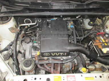 Купить Toyota Yaris, 1.0, 1999 года с пробегом, цена 1592 руб., id 16407