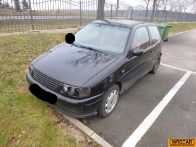 Купить Volkswagen Polo, 1.6, 1999 года с пробегом, цена 1592 руб., id 16458
